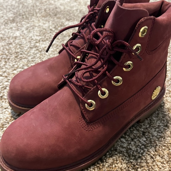 Maroon Timberland Boots, Women’s size 8 - Picture 3 of 4